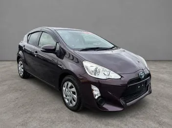 Toyota Aqua 2015 photo 2