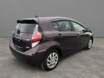Toyota Aqua 2015 photo 5