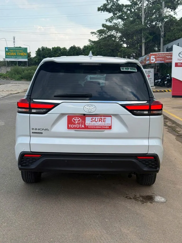 Toyota Innova Cross 2026 photo 3