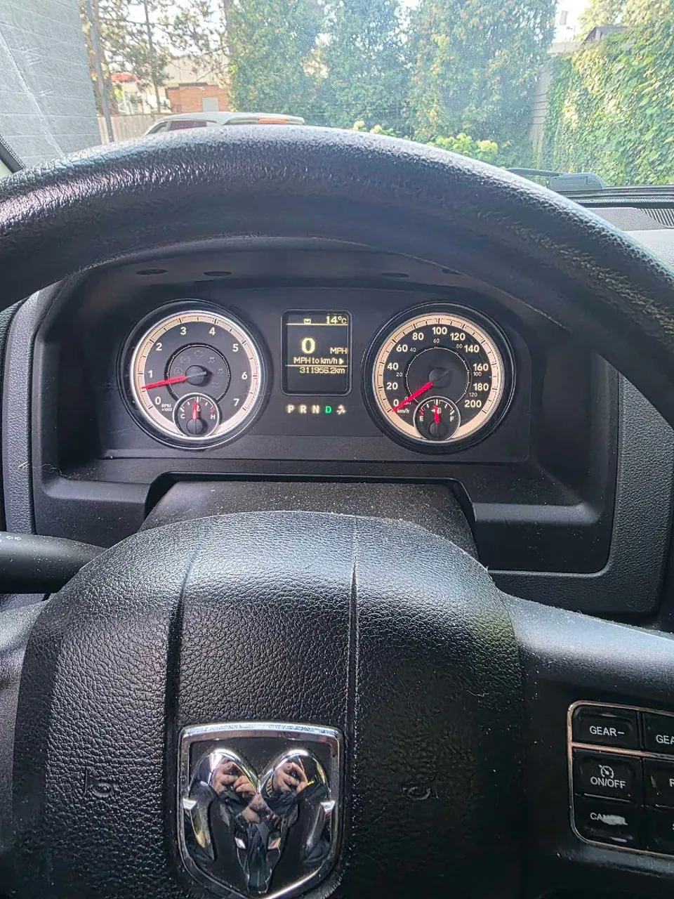 Dodge Ram 1500 2014 photo 2