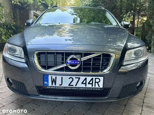 Volvo V70 2010 photo 4