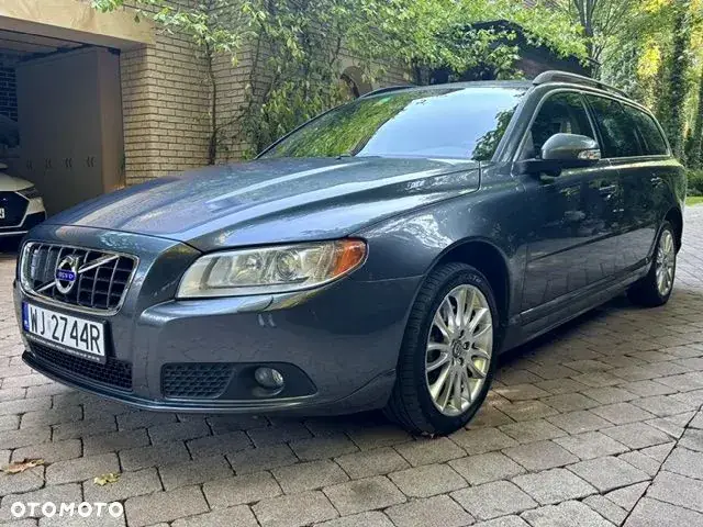 Volvo V70 2010 photo 3