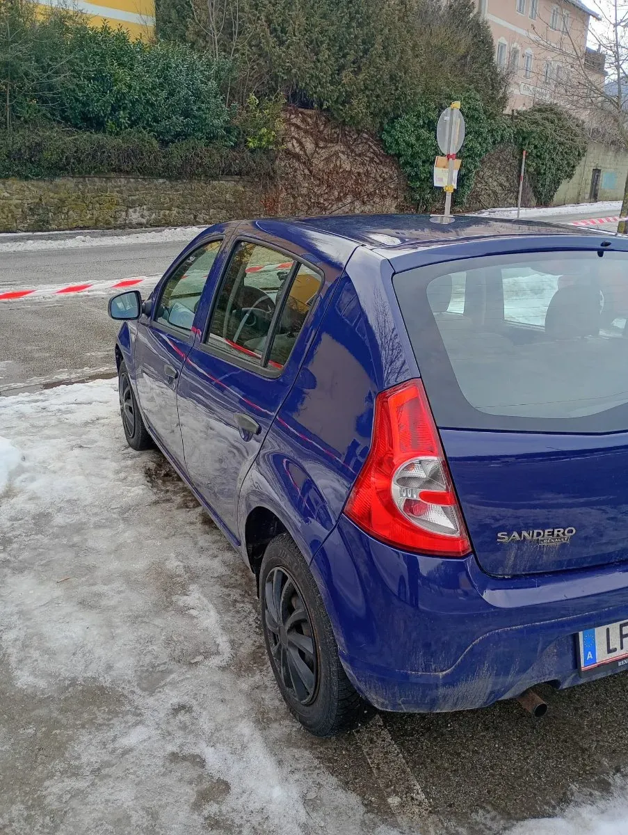 Dacia Sandero 2009 photo 3