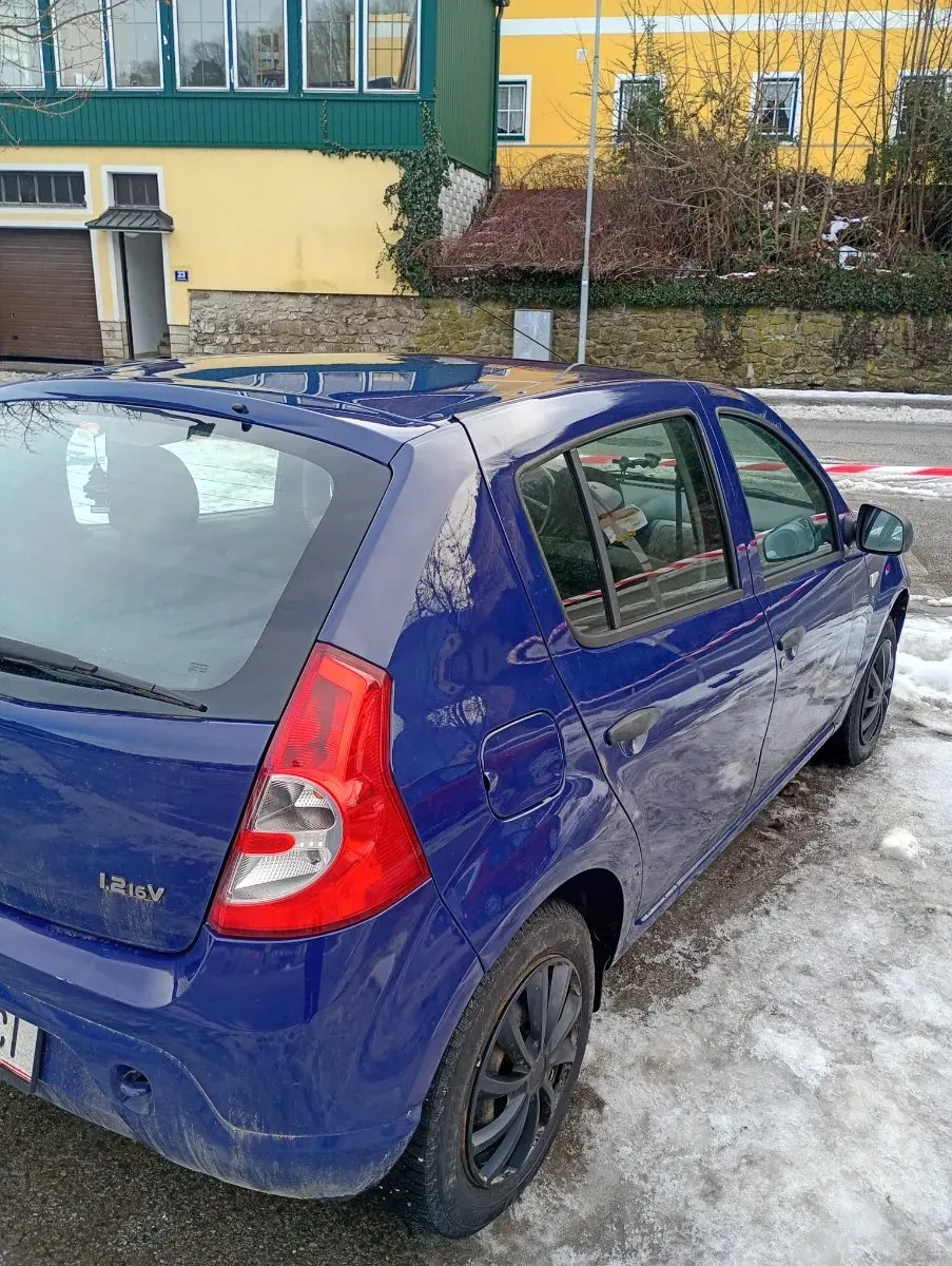 Dacia Sandero 2009 photo 2