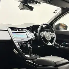 Jaguar E-Pace 2018 photo 4