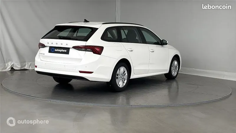Skoda Octavia 2024 photo 5