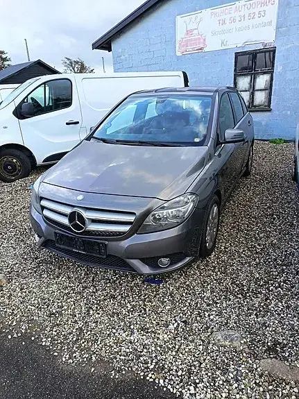Mercedes-Benz B 200 2013 photo 3