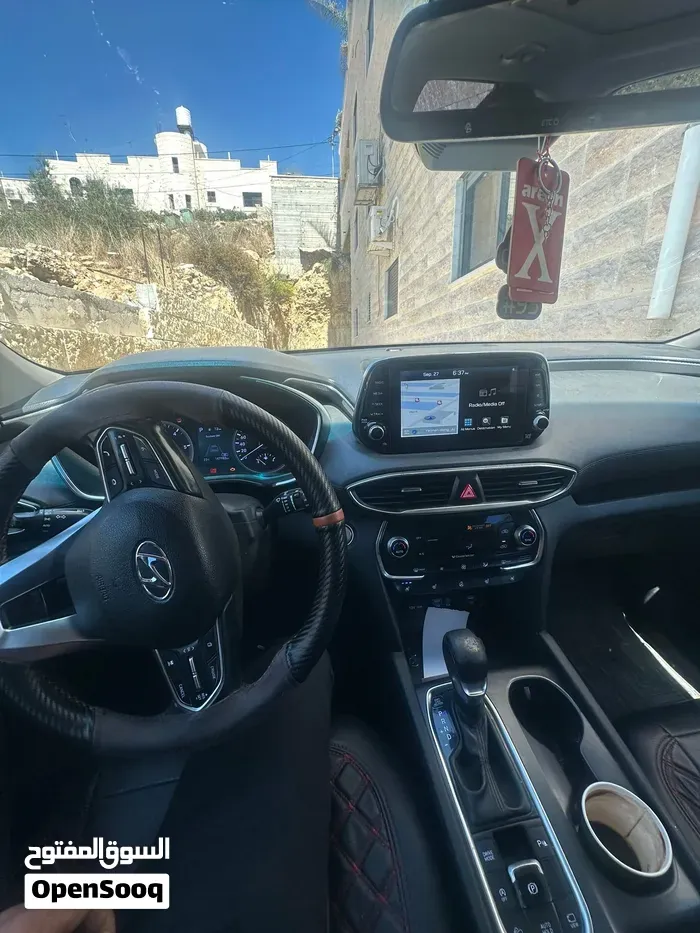 Hyundai Santa Fe 2018 photo 2