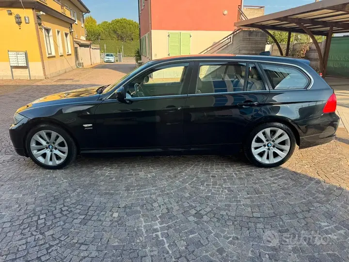 BMW 320D 2011 photo 3