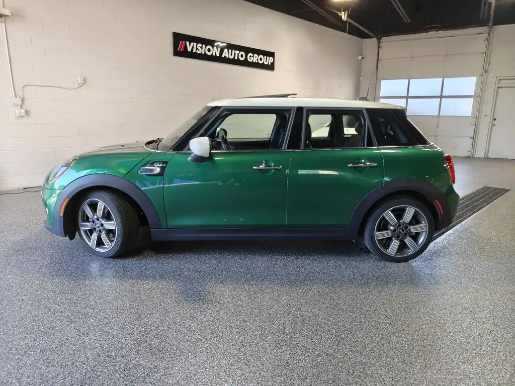 Mini 5 Door 2020 photo 2