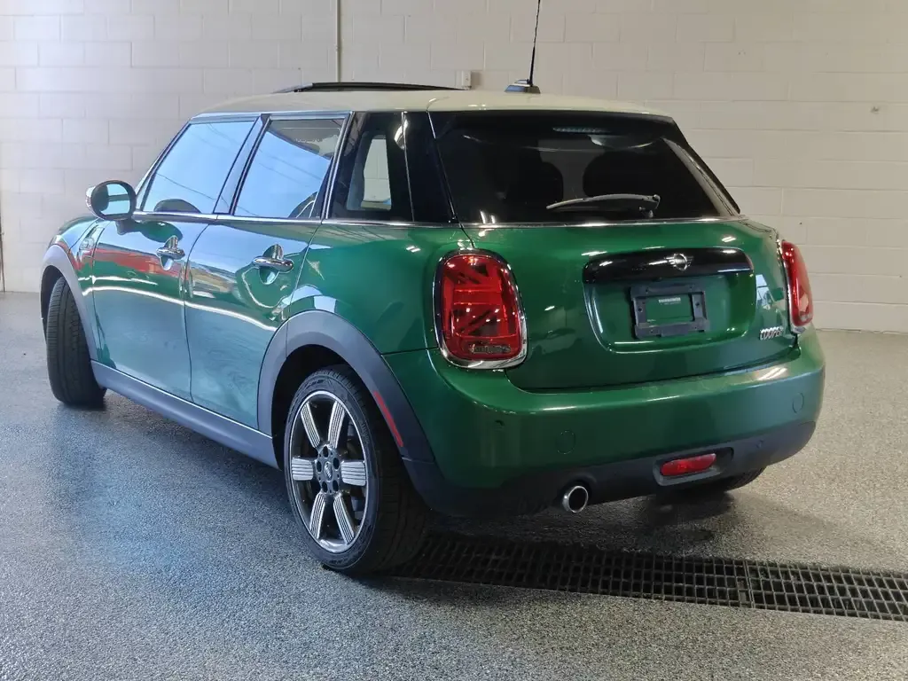 Mini 5 Door 2020 photo 3