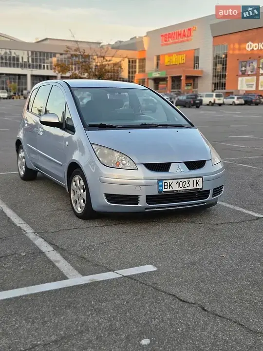 Mitsubishi Colt 2006 photo 2