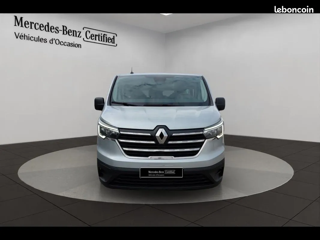 Renault Trafic 2021 photo 2