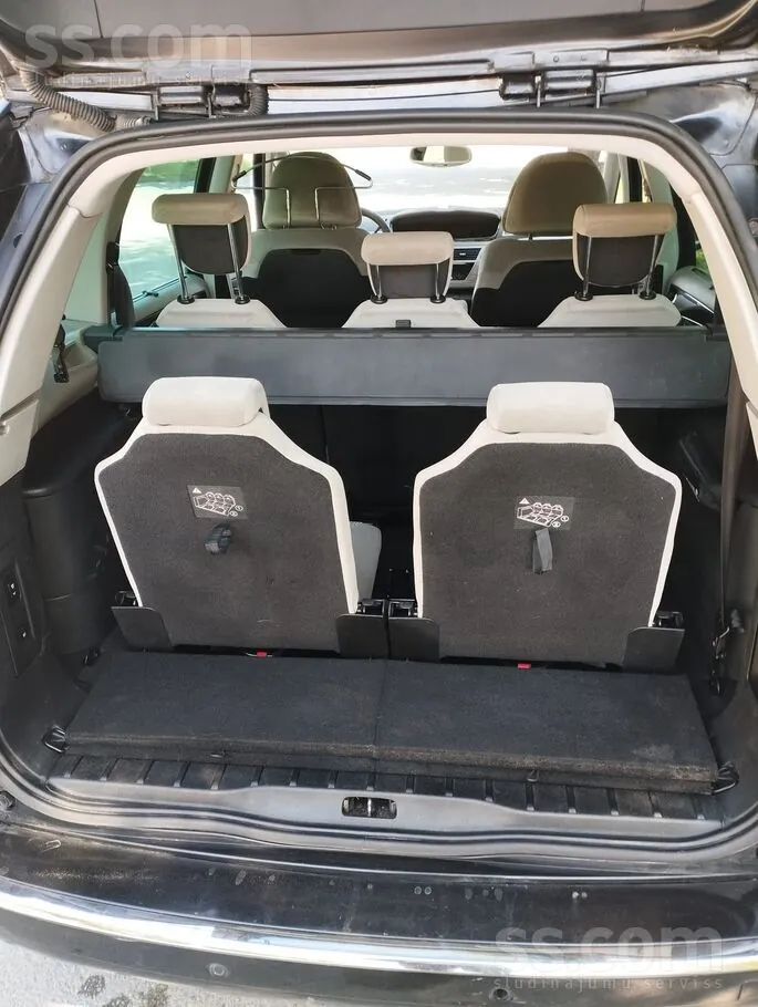 Citroen C4 Picasso 2010 photo 3
