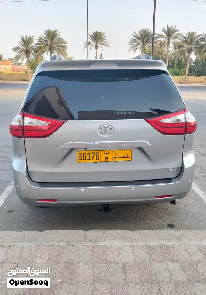 Toyota Sienna 2016 photo 2