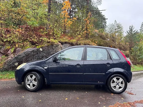 Ford Fiesta 2005 photo 3