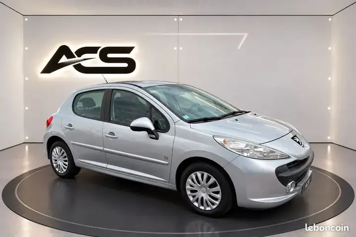 Peugeot 207 2009 photo 2