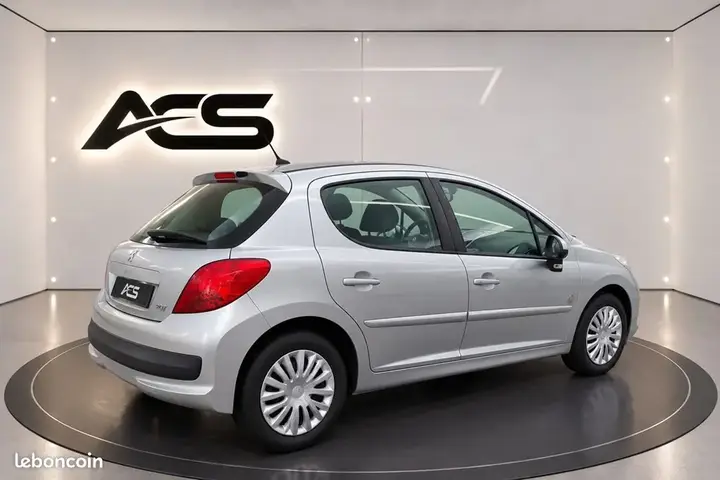 Peugeot 207 2009 photo 3