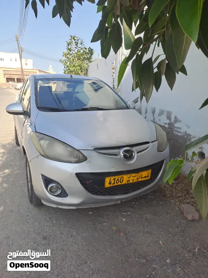 Mazda 2 2012 photo 3