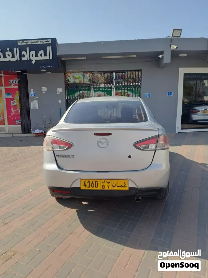 Mazda 2 2012 photo 2