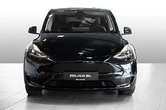 Tesla Model Y 2025 photo 2