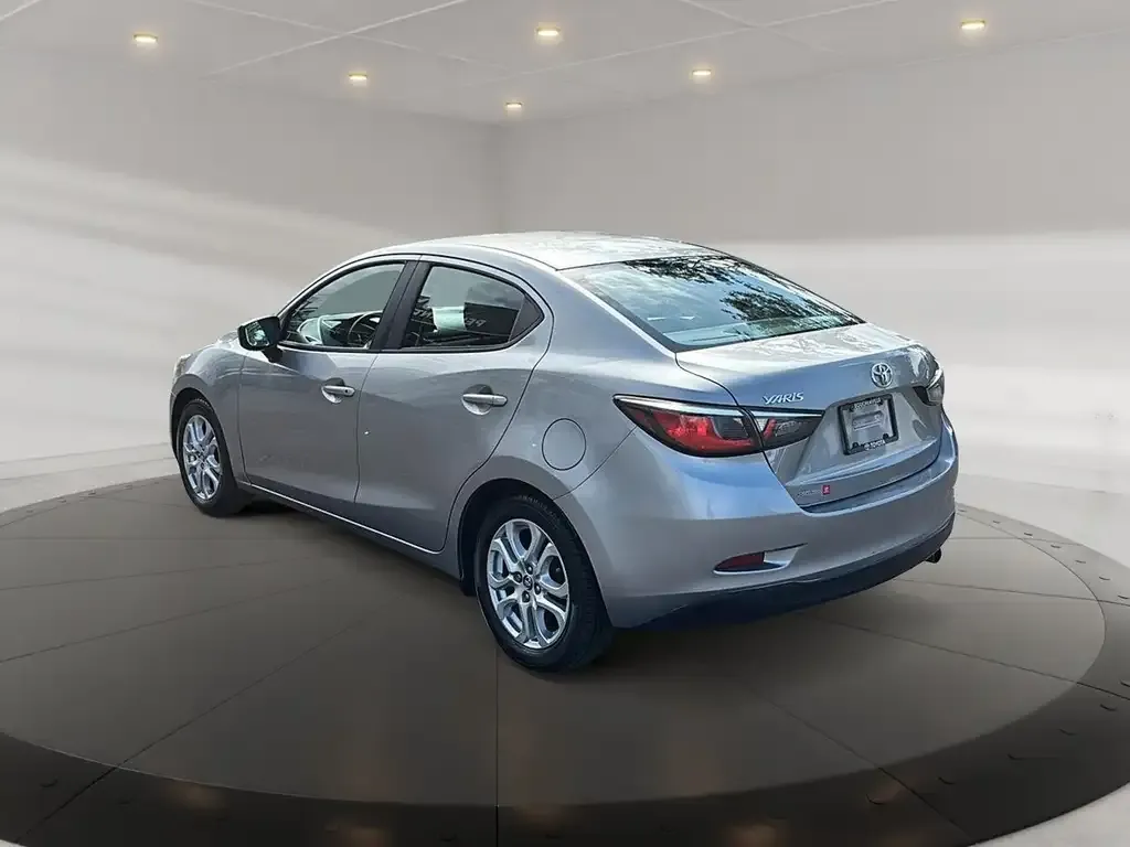 Toyota Yaris 2016 photo 4