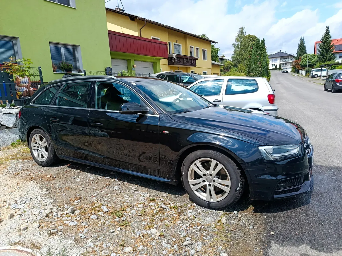 Audi A4 2013 photo 2