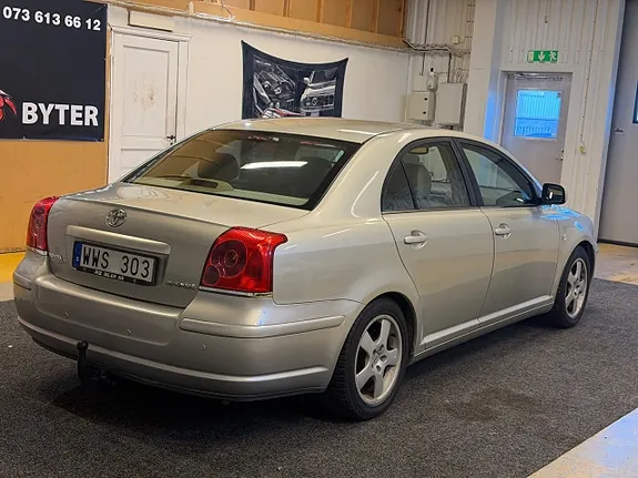Toyota Avensis 2005 photo 4