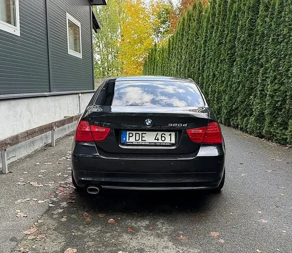 BMW 320D 2011 photo 4