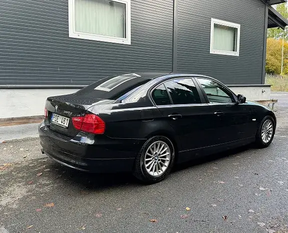 BMW 320D 2011 photo 3