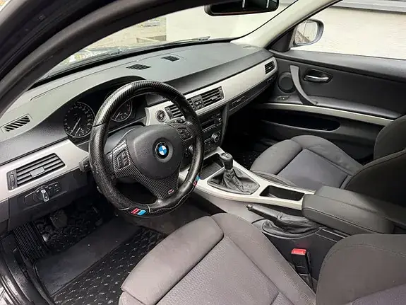 BMW 320D 2011 photo 5