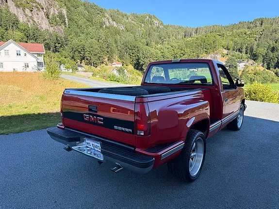 GMC Sierra 1990 photo 2