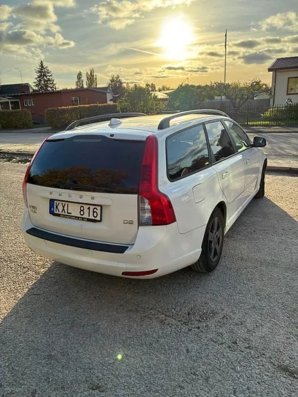Volvo V50 2011 photo 2
