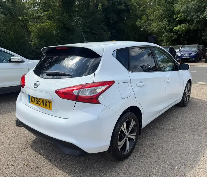 Nissan Pulsar 2015 photo 5