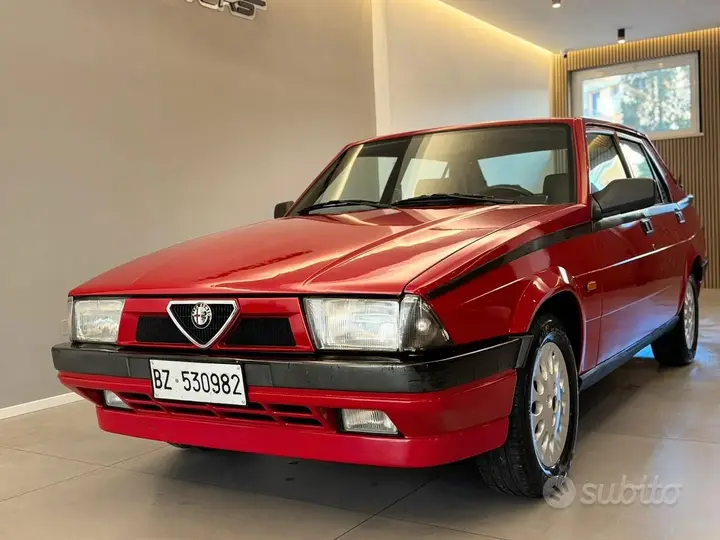 Alfa Romeo 75 1991 photo 2