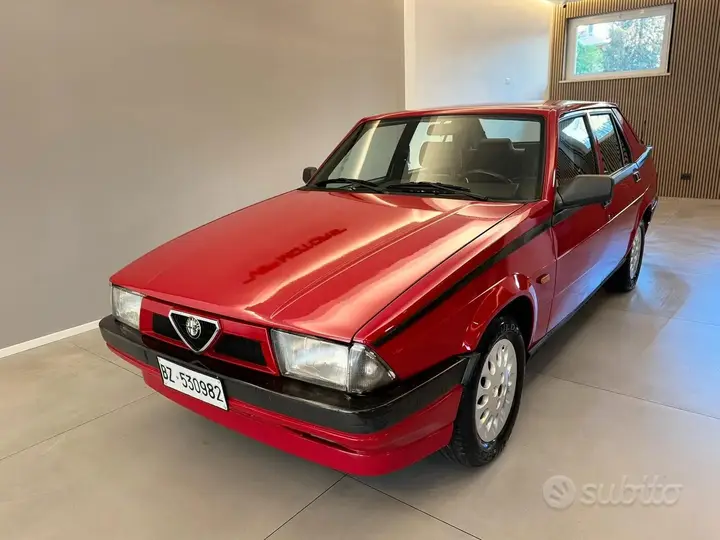 Alfa Romeo 75 1991 photo 4