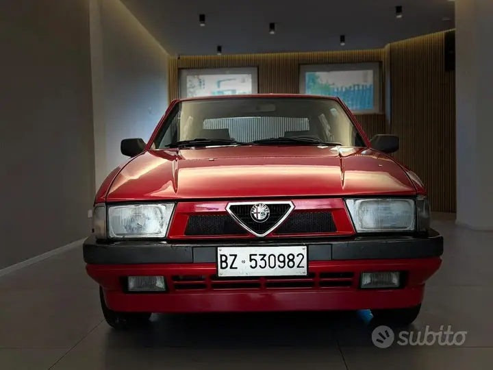 Alfa Romeo 75 1991 photo 5