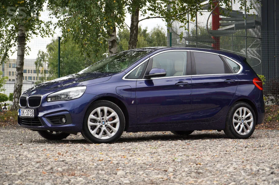 BMW 225Xe 2016 photo 3