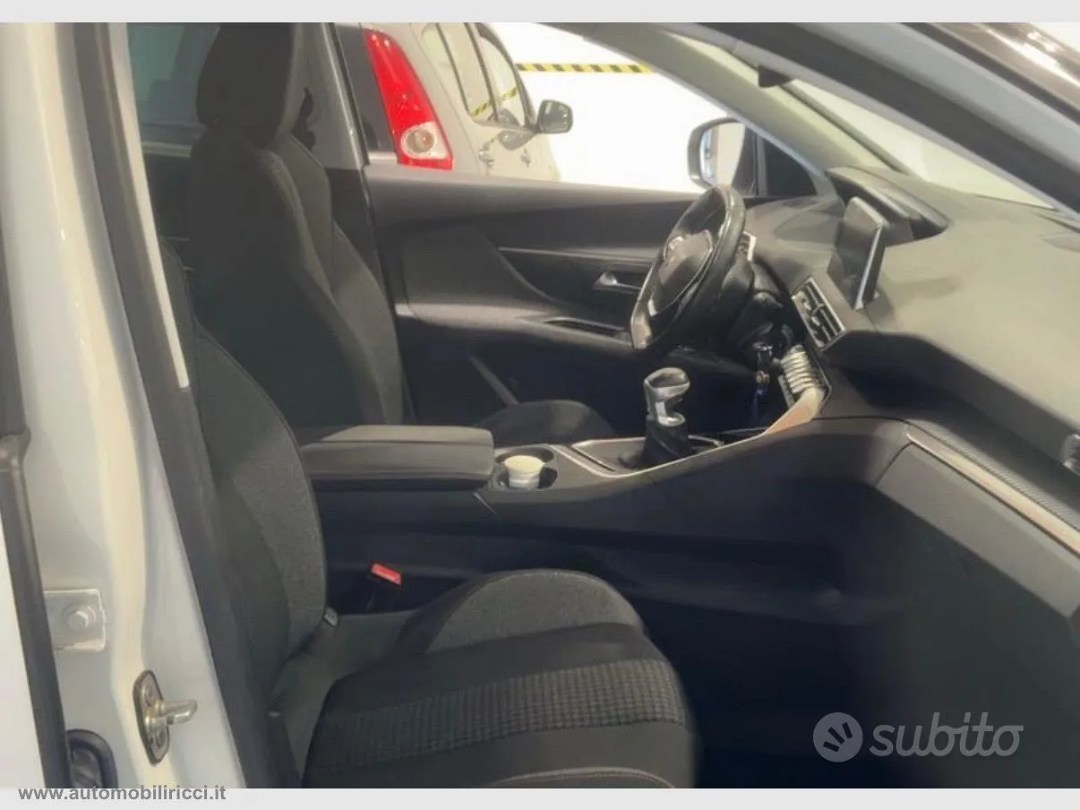 Peugeot 5008 2019 photo 4