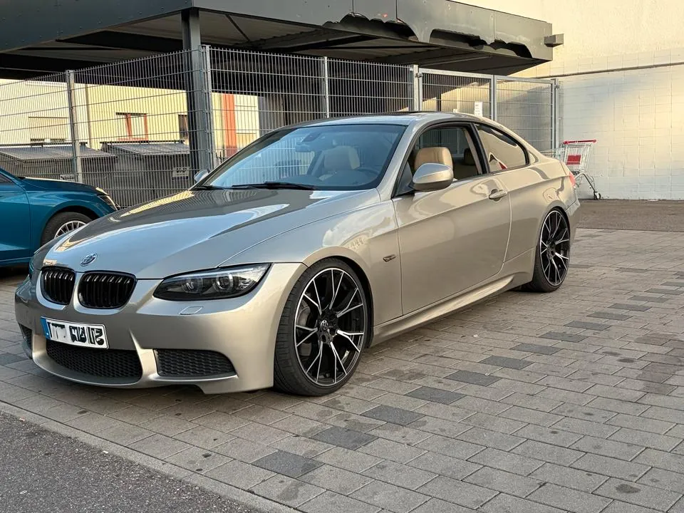 BMW E92 320I
