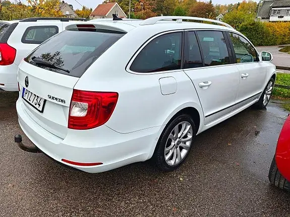 Skoda Superb 2014 photo 2