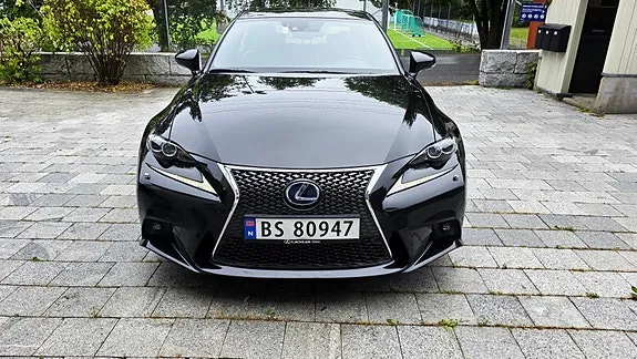 Lexus Is300H 2013 photo 3