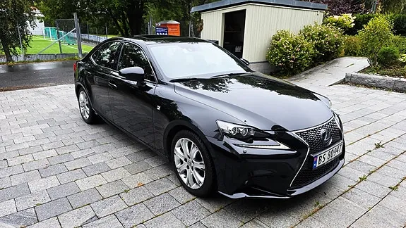 Lexus Is300H 2013 photo 4
