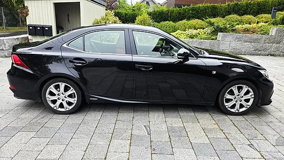 Lexus Is300H 2013 photo 5