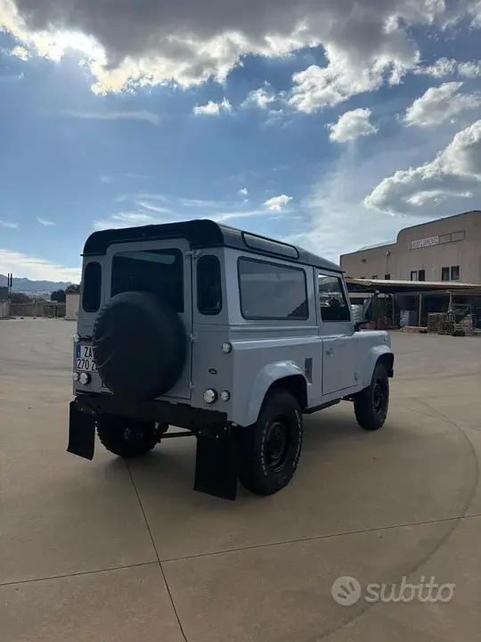 Land Rover Defender 90 1990 photo 3