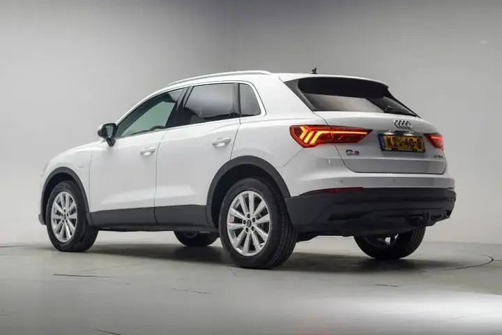 Audi Q3 2023 photo 3