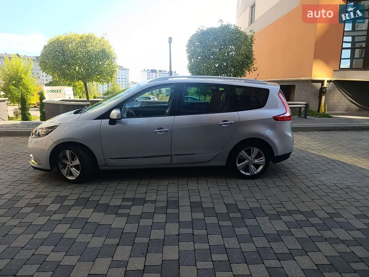 Renault Grand Scenic 2013 photo 2