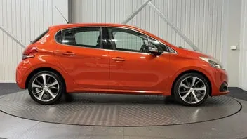 Peugeot 208 2016 photo 3