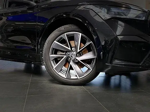 Skoda Enyaq 2022 photo 2