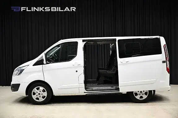 Ford Custom Tourneo 2017 photo 5